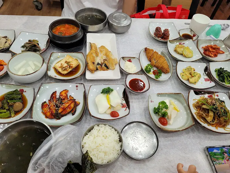 푸짐한 한정식 상차림