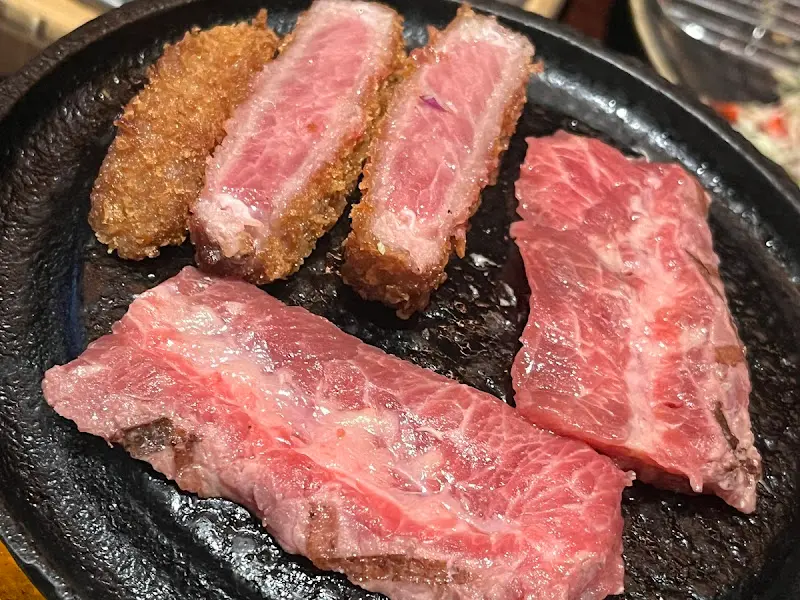 미니 화로에 구워지는 규카츠