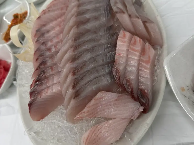 선어회 (삼치회)