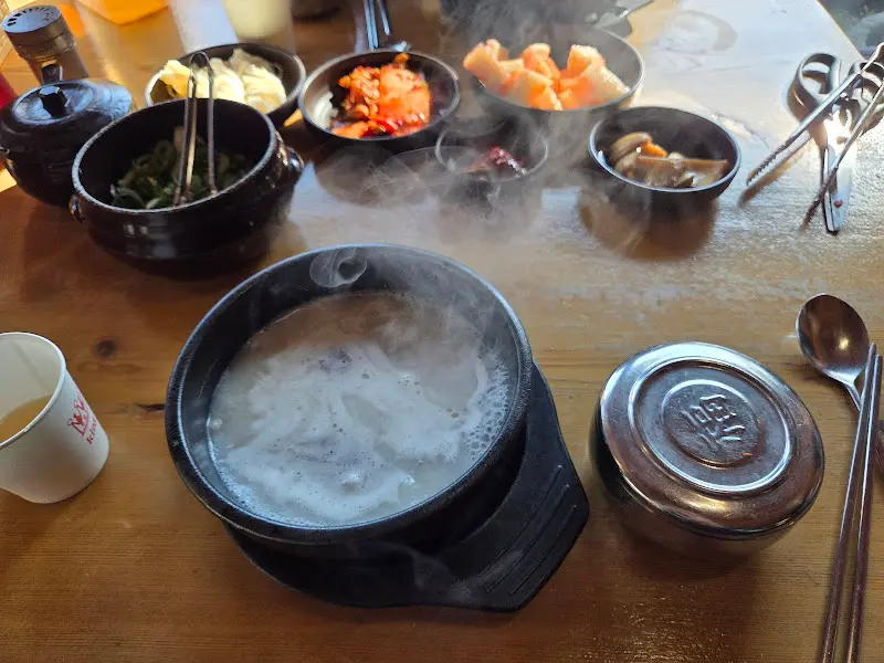 설렁탕과 밑반찬