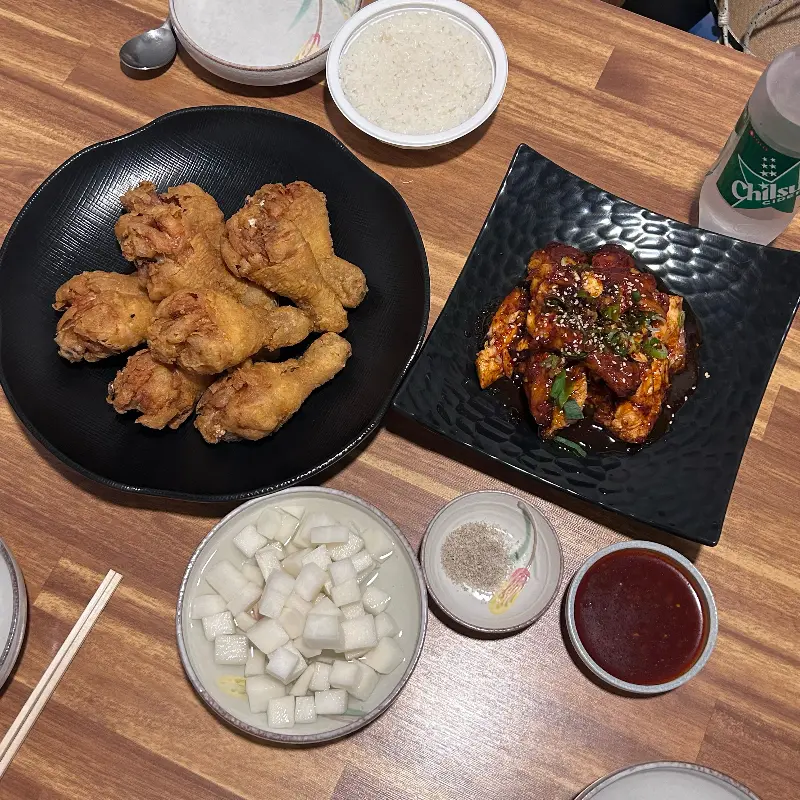 바베큐치킨과 후라이드치킨