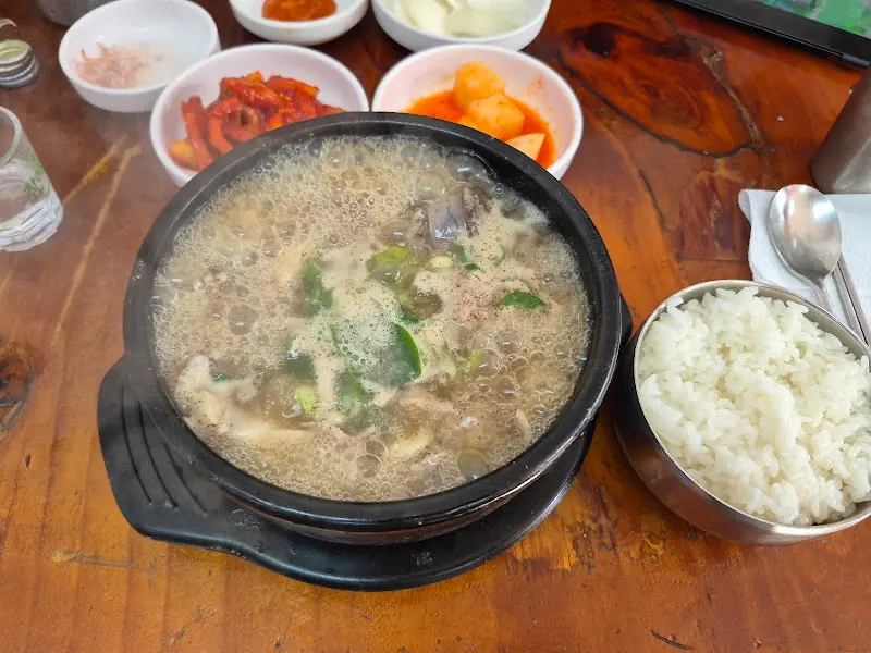 푸짐한 순대국 한 상