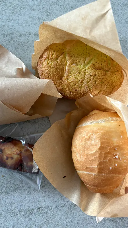 포장된 빵들의 모습