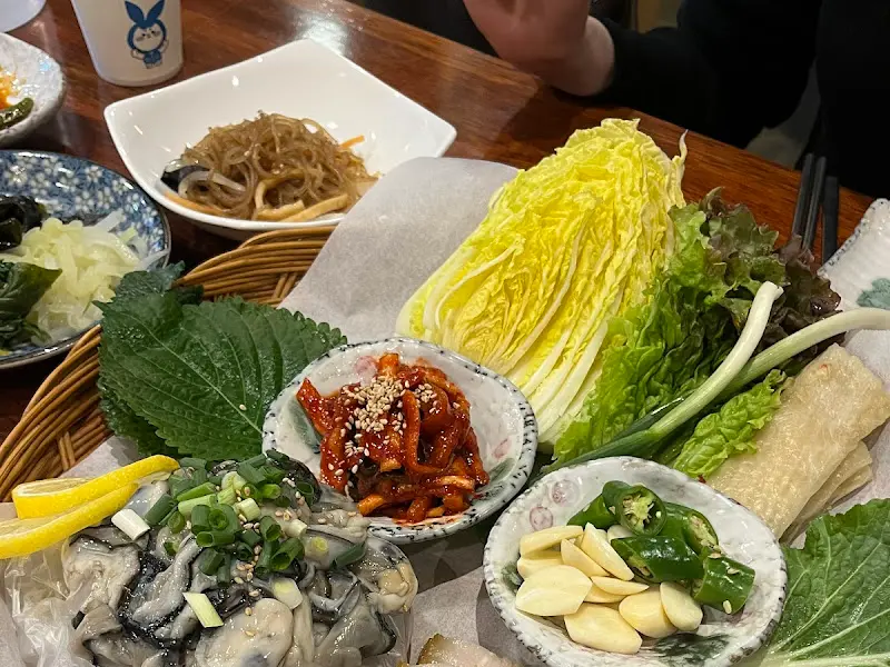 문어, 굴, 수육, 톳, 꼬시래기의 향연