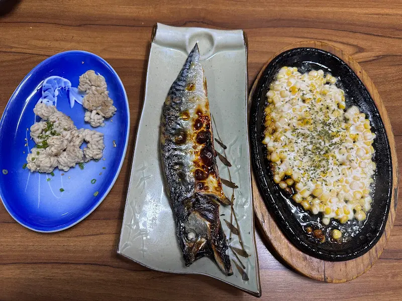 고소한 고등어구이와 콘치즈