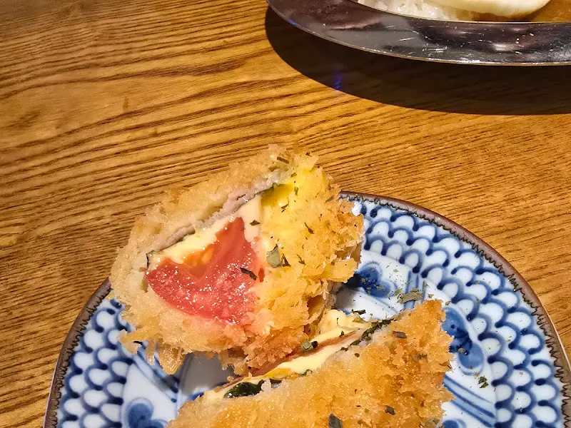 단면이 보이는 튀김