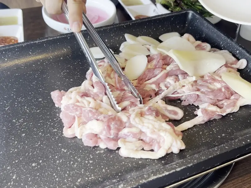 소금구이를 굽는 모습