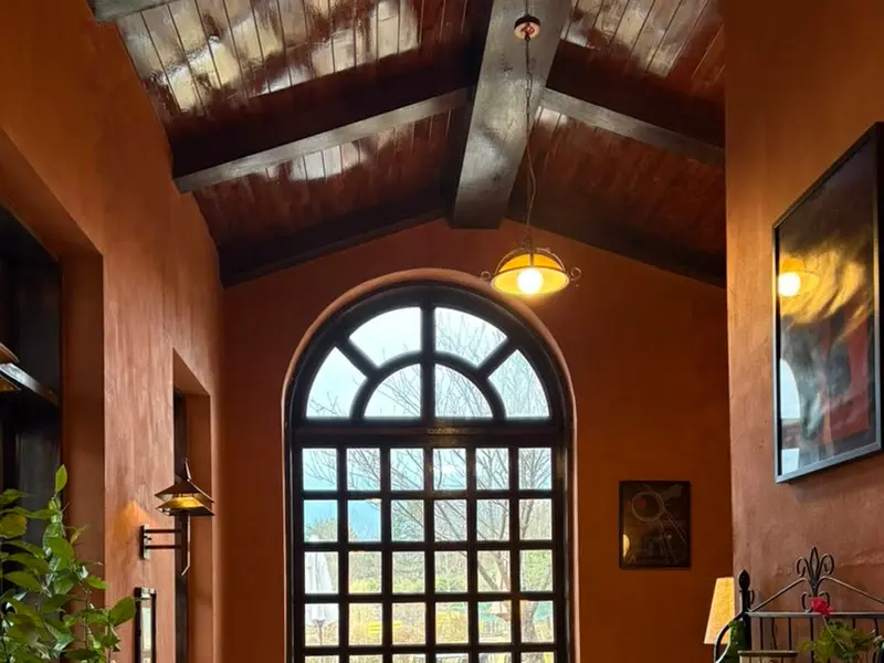 앤티크한 분위기의 카페 내부