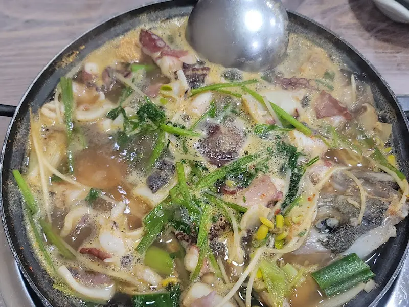 시원한 국물이 일품인 해물탕