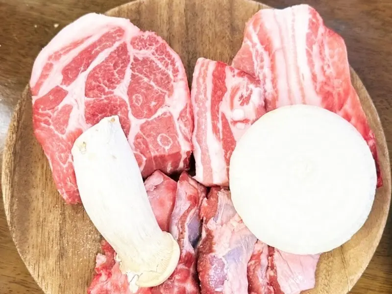 온돈 작은판 세트의 고기