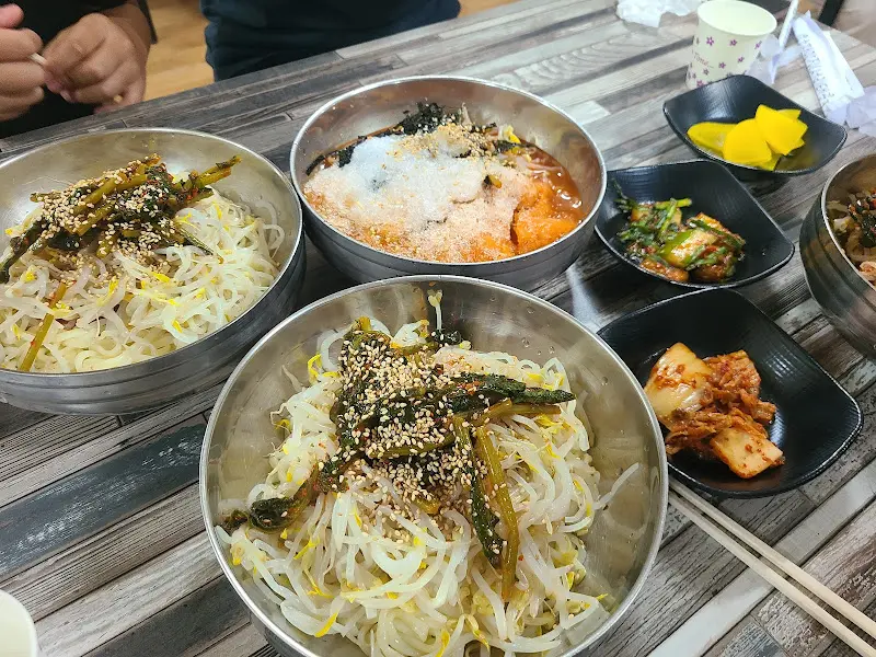 콩국수와 곁들임 반찬