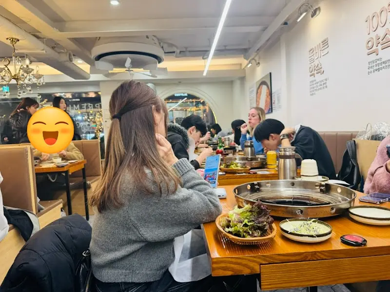 장인닭갈비 내부