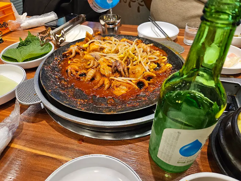 소주를 부르는 쭈꾸미볶음