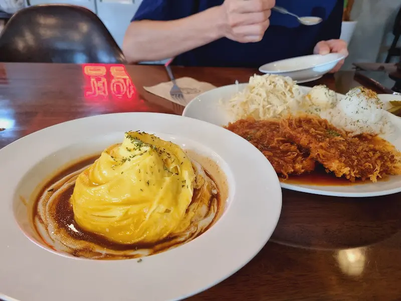 치즈 돈까스와 오므라이스