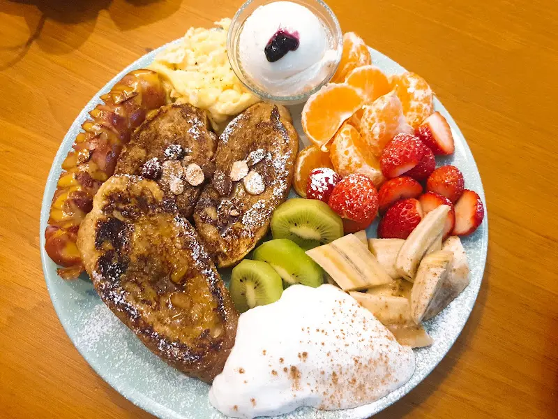 윤뜰토스트의 화려한 비주얼