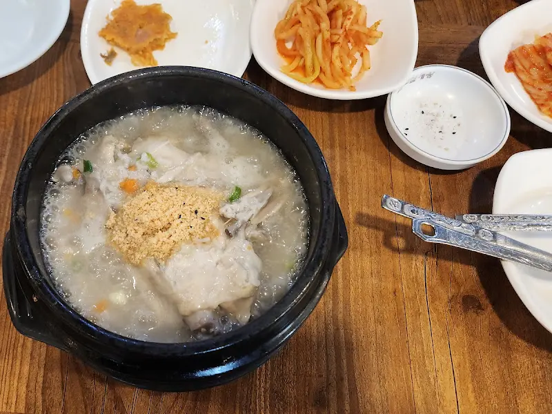 김정이삼계탕 특삼계탕 근접샷