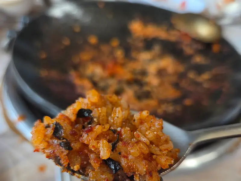 환상적인 마무리를 장식하는 날치알 볶음밥