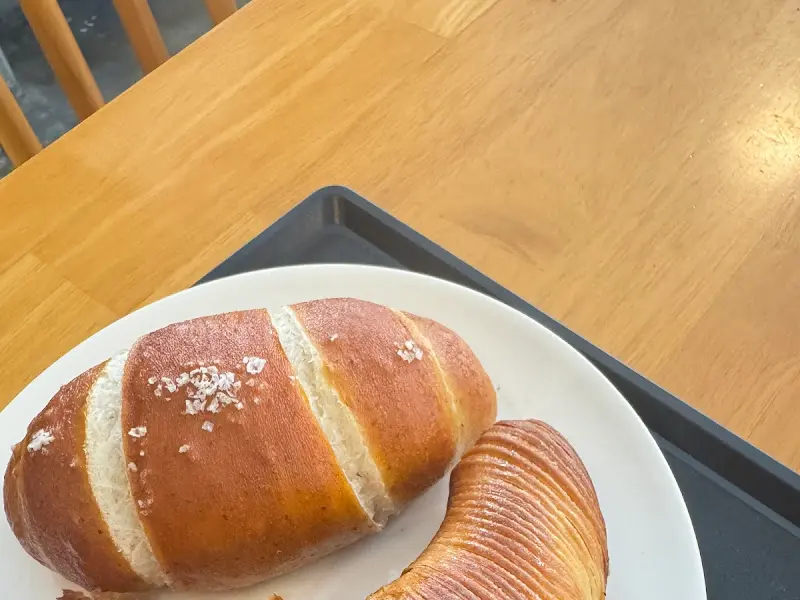 소금빵과 꾸인아망