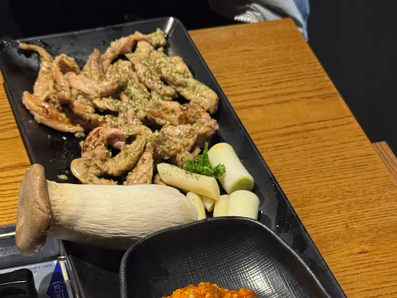 닭목살 구이의 모습