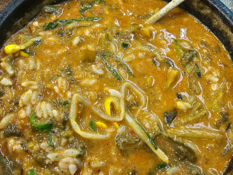 진한 국물이 인상적인 추어탕