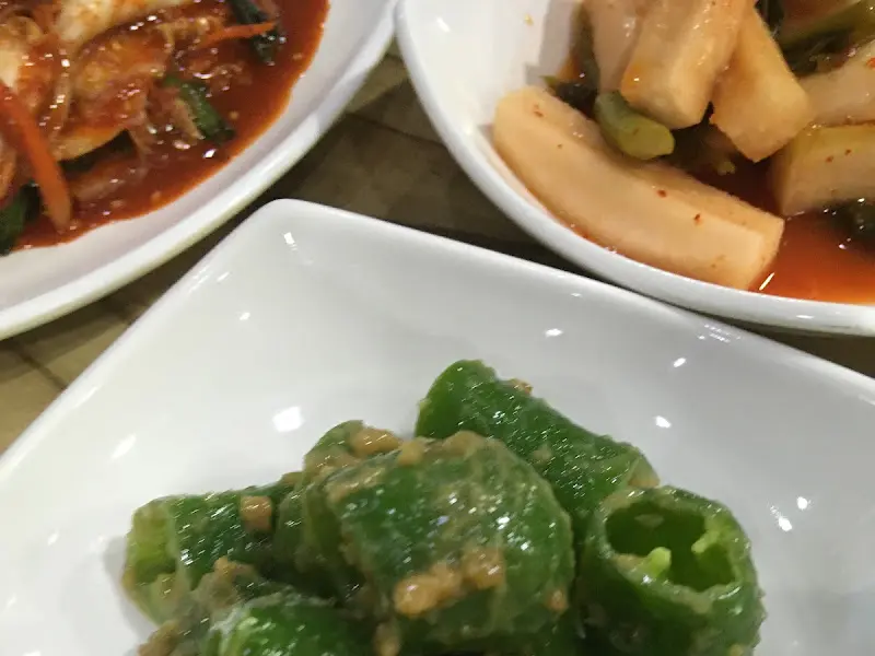 다양한 밑반찬들