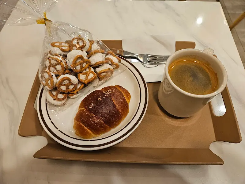 크로와상과 커피