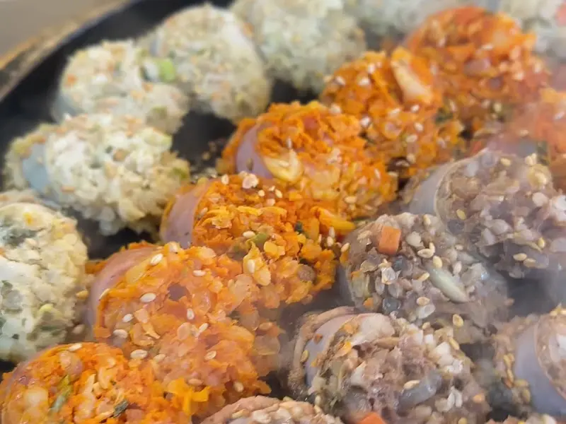 다채로운 색감의 철판 순대