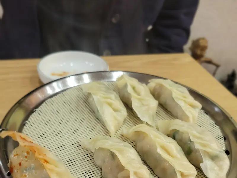 윤기가 흐르는 통만두