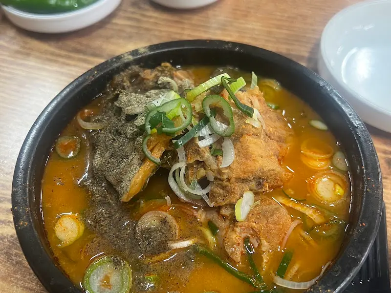 살이 가득 붙은 뼈다귀