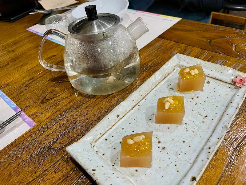 꽃차와 오미자 양갱