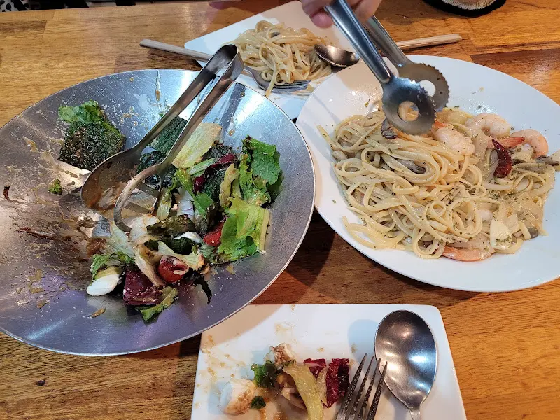 해산물이 듬뿍 들어간 파스타