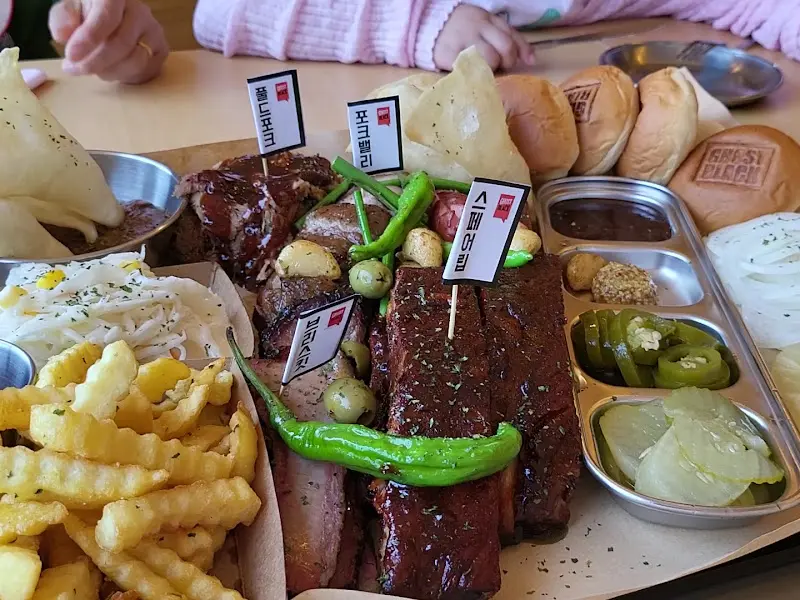 고스트블랙 내부