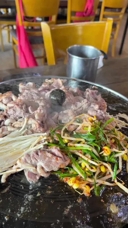 맛있게 구워진 오리고기
