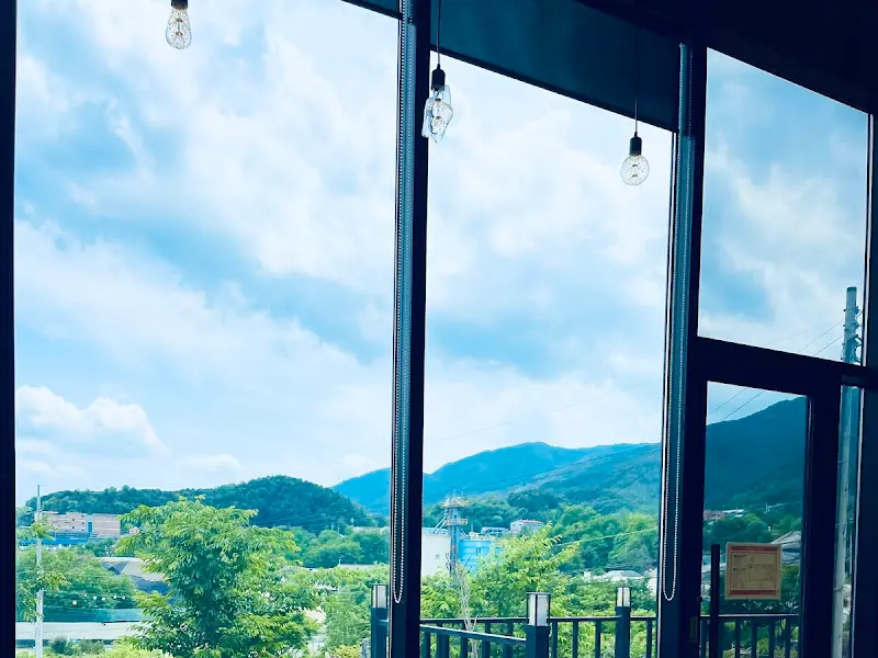 창밖으로 보이는 풍경