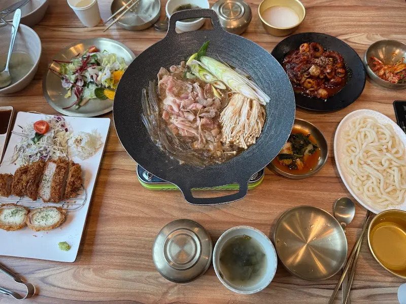 왕갈비국수전골 한상차림