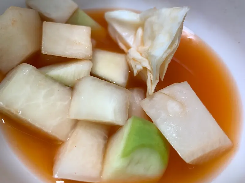 금강식당 깍두기