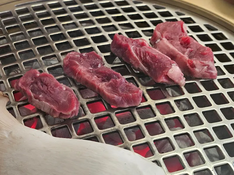 고기 굽는 모습