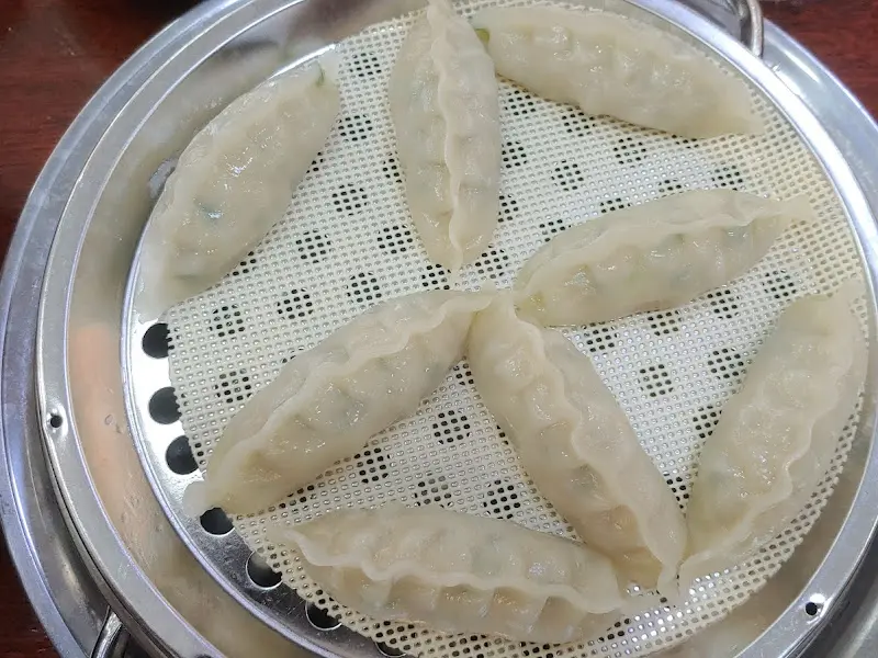 윤기가 흐르는 만두