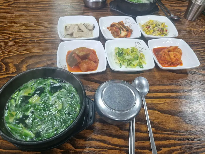 깔끔한 식당 내부