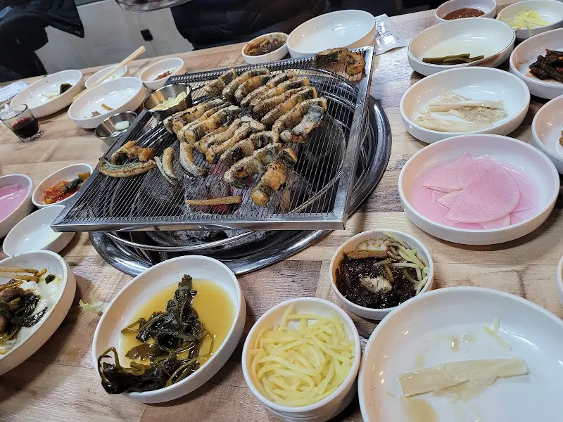 숯불에 구워먹는 장어