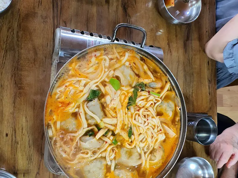 장수칼국수 내부