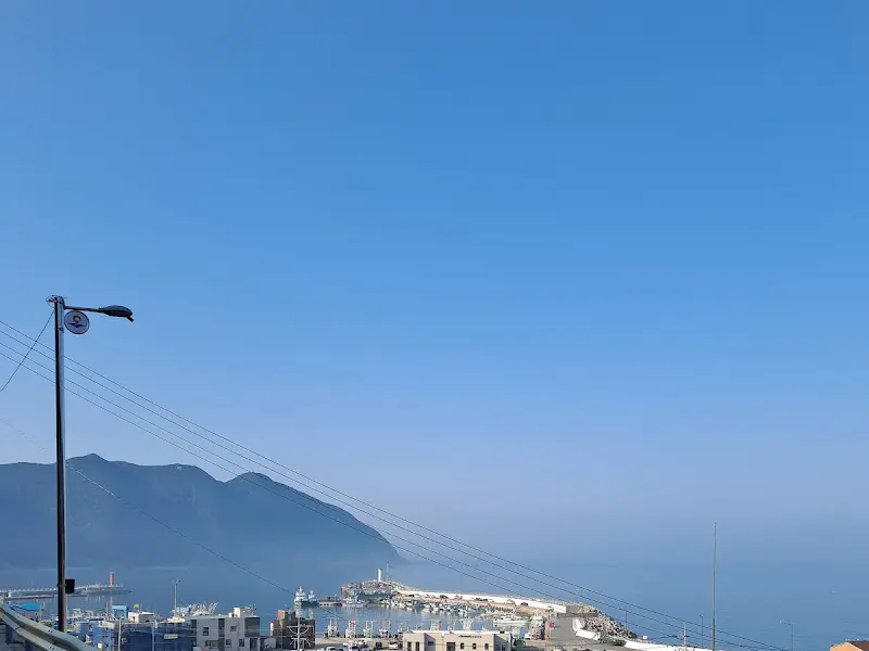 탁 트인 바다 풍경