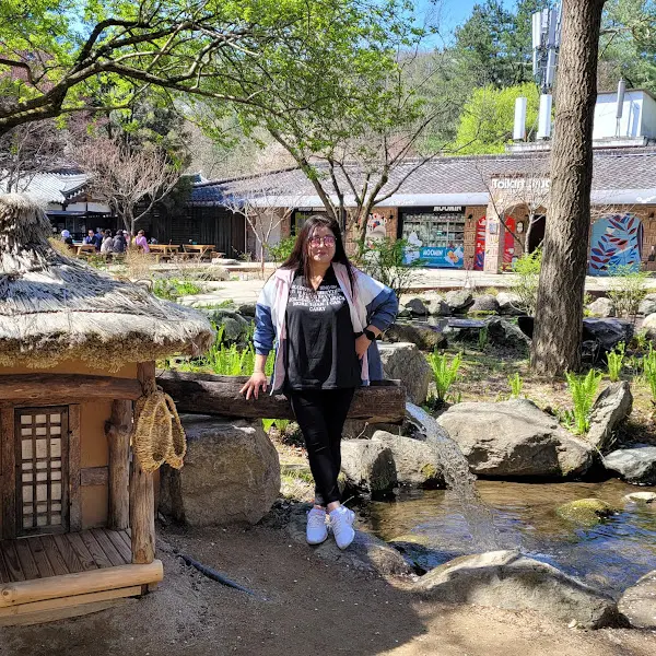 아름다운 풍경 속의 여성