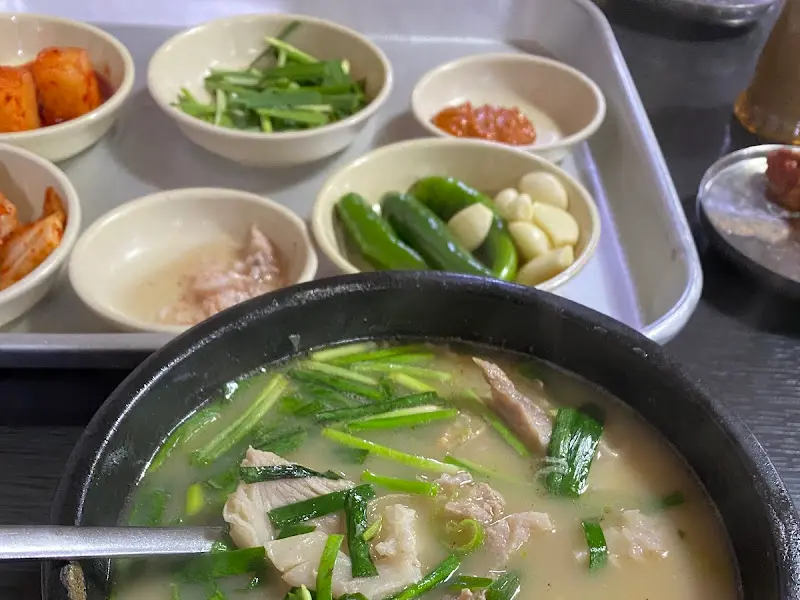 푸짐한 밑반찬 한 상 차림