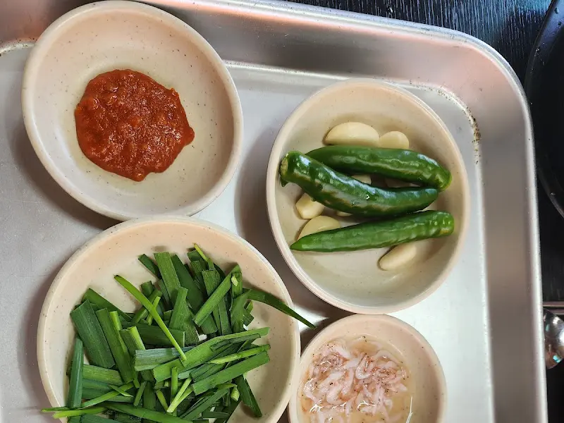 국밥에 곁들여 먹기 좋은 밑반찬