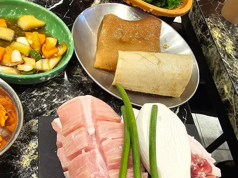 신선한 흑돼지 특수부위 모듬