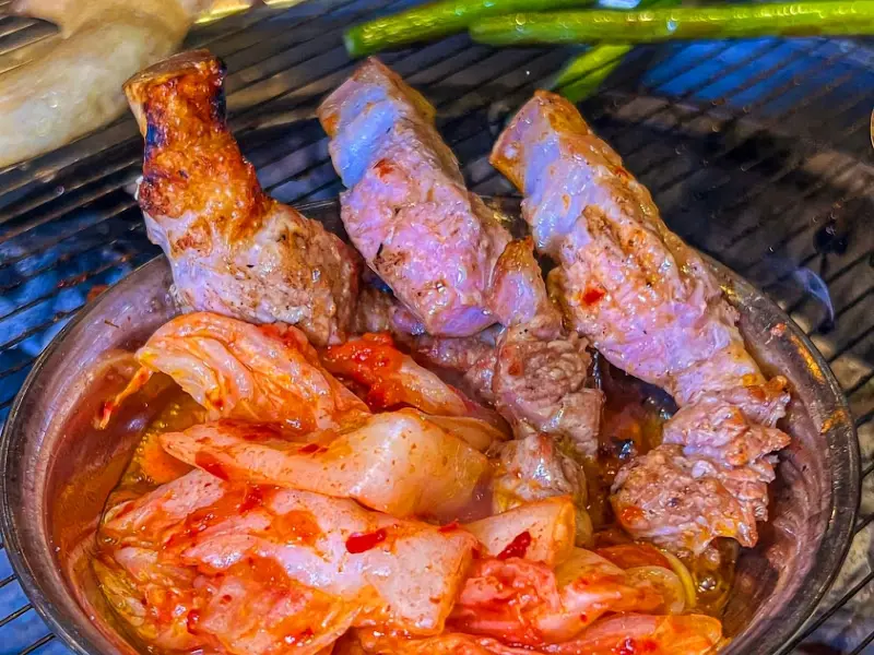 흑돼지와 김치의 환상적인 만남