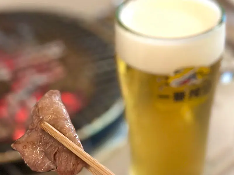 우직에서 맛있는 소고기와 함께 즐기는 시원한 맥주