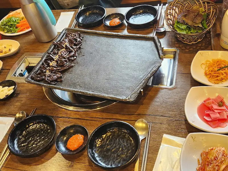 흑돼지깨비 정식 테이블 세팅