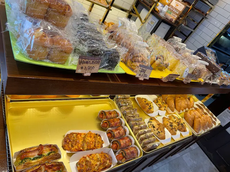 진열된 빵들
